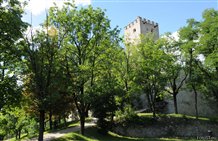 Schloss Bruneck im Sommer