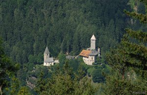 Schloss Neuhaus im Kronplatzgebiet