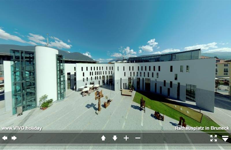 360 Grad Panorama vom Rathausplatz Bruneck
