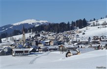 Blick auf Taisten im Winter