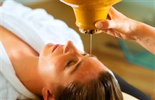 Kopfmassage mit Ölen